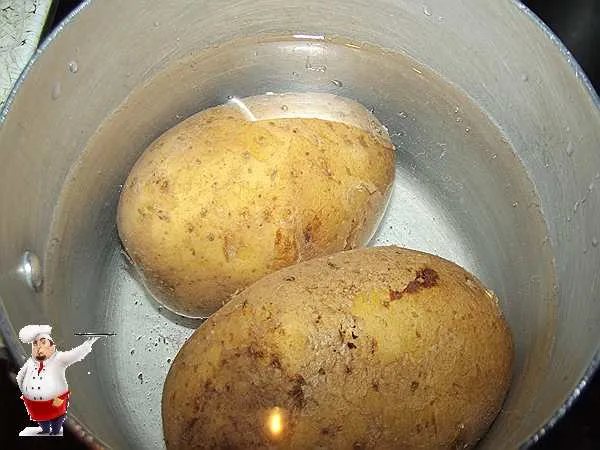 варю картофель для котлет