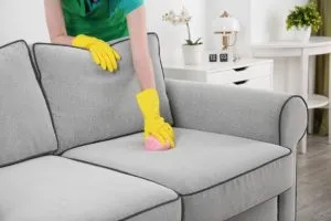 Как убрать запах с дивана — избавление от неприятного запаха мебели