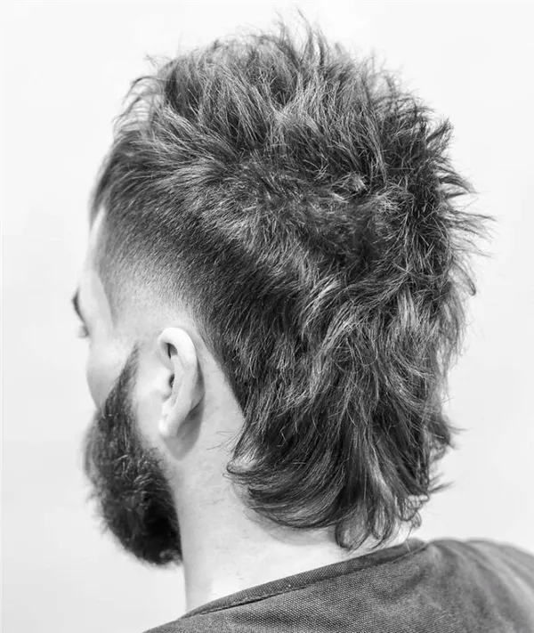 Мужские стрижки и прически на длинные волосы: фото 2020. Мужские прически с длинными волосами. 38