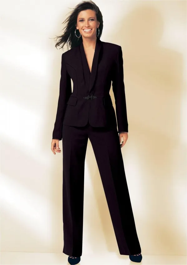 8 правил дресс-кода для женщин в офисе и советы стилистов, как одеться на работу. В чем ходить на работу. 209