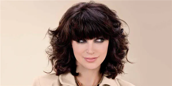 Короткие стрижки для кудрявых волос — 70 самых красивых стрижек для вьющихся волос Cropped x