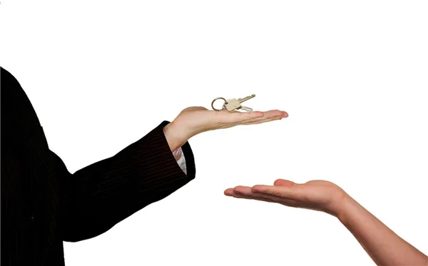 Важным вопросом для продавца квартиры во время сделки остается ее безопасность