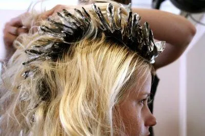 Мелирование волос в домашних условиях от А до Я. Как сделать мелирование в домашних условиях. 7