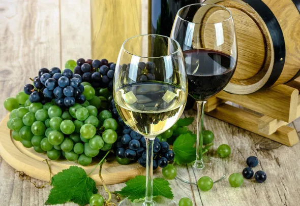 15 простых способов открыть вино без штопора в домашних условиях. Как открыть вино без штопора в домашних. 9