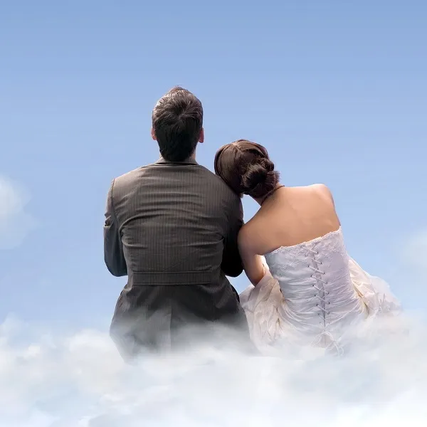 мужчина и женщина на небе от счастья