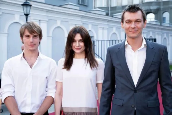 Филипп Янковский с женой и сыном