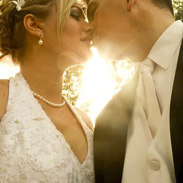 какие бывают виды поцелуев на свадьбе