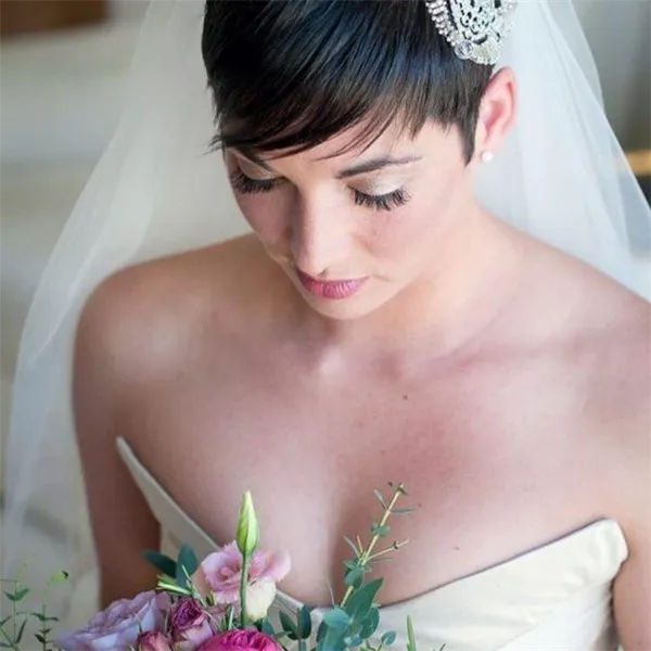 Свадебные прически на короткие волосы - 100 красивых фото. Свадебные прически на короткие волосы. 48