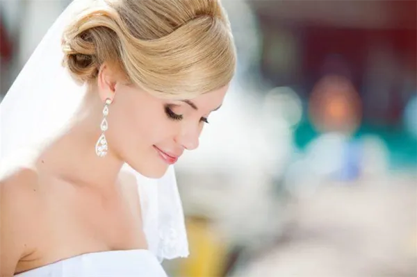 Свадебные прически на короткие волосы - 100 красивых фото. Свадебные прически на короткие волосы. 62