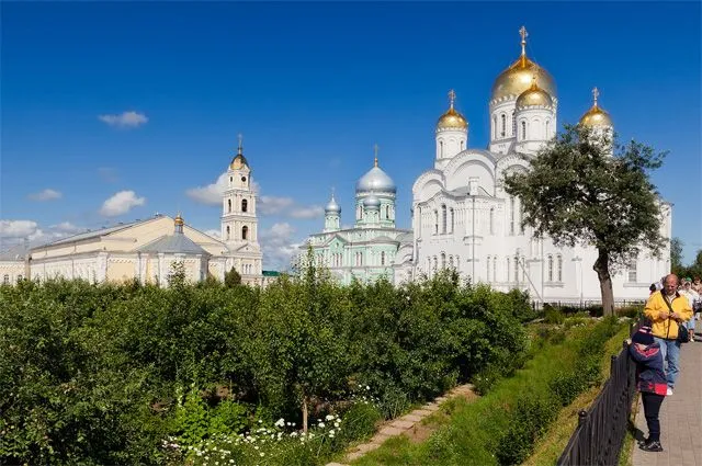 Дивеевский монастырь. Святая Канавка.