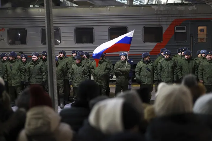 Мне не о чем говорить с гражданскими Россиянки все чаще знакомятся с участниками СВО. Что они ищут в таких отношениях 4